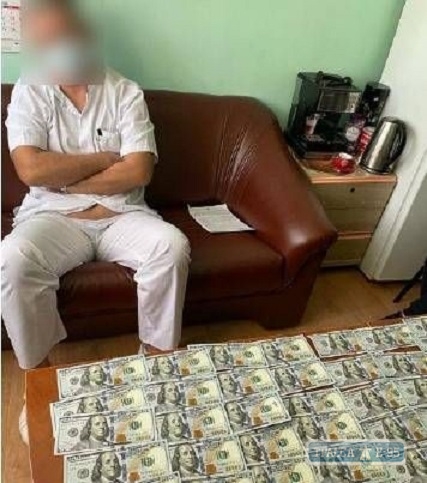Одесский кардиолог требовал 11 тыс. долларов за бесплатную операцию на сердце