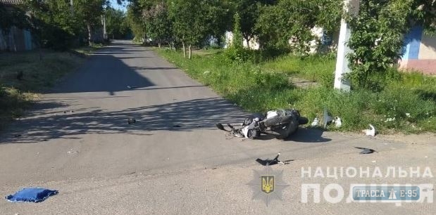 Два мальчика разбились на мопеде в Одесской области, один из них погиб 