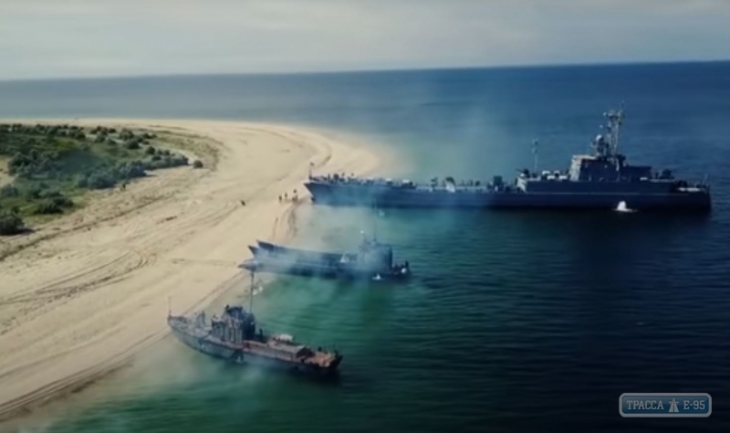 Корабельная десантная группа провела учения в Черном море. Видео