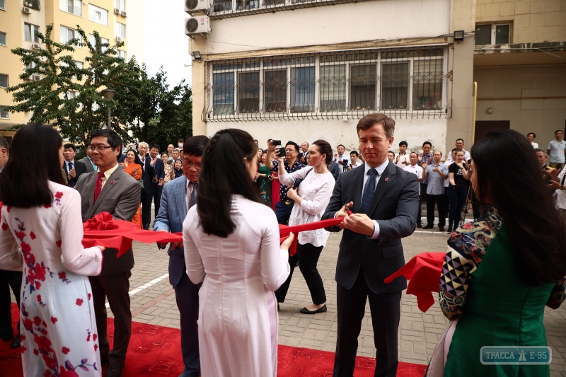 Офис Почетного консула Вьетнама открылся в Одессе. Видео