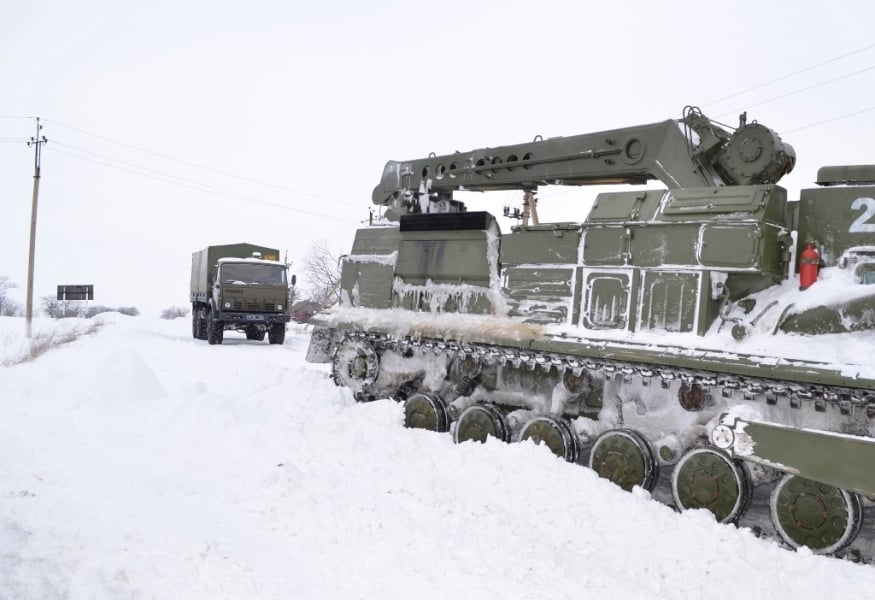 Военные расчистили дорогу к селу в Одесской области, которое неделю было отрезано от мира