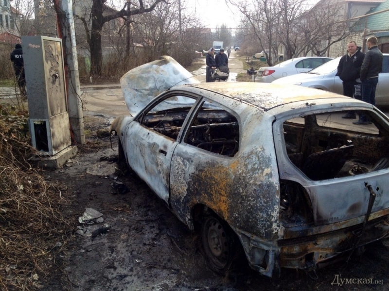 Волна поджогов автомобилей прокатилась по Одессе (фото)