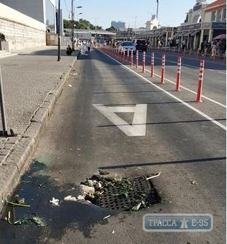 Дорога провалилась в Одессе на только что отремонтированной улице 