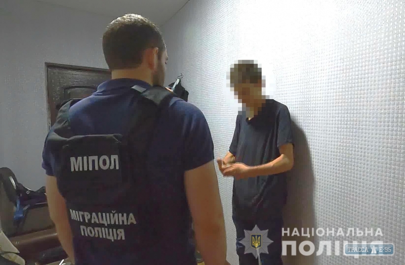 Полиция задержала в Одессе извращенца за развращение шестилетней девочки. Видео