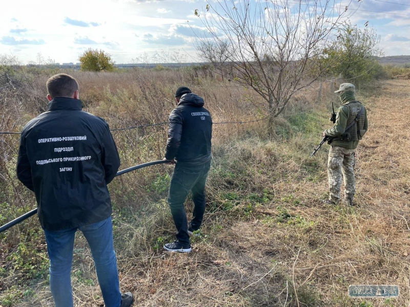 Контрабандисты проложили двухкилометровый спиртопровод из Молдовы в Одесскую область. Видео 