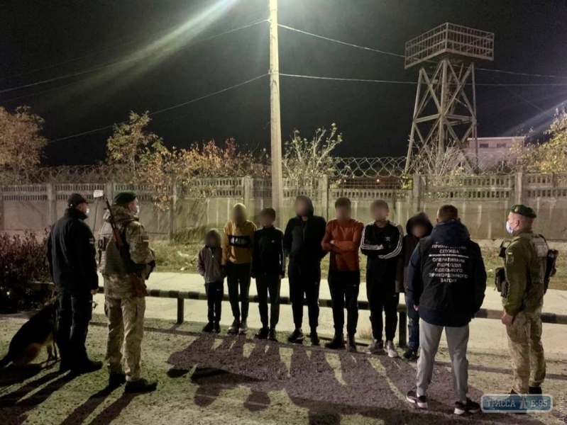Семь юных нелегалов из Сирии пытались попасть в Германию через Черноморск