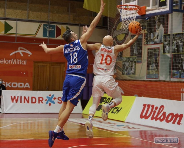 Баскетбольные клубы Одесской области одержали победы в гостевых матчах Суперлиги