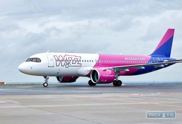 Wizz Air полностью отменяет 3 рейса из Одессы