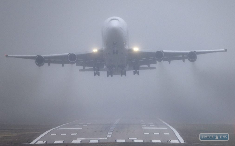 Одесский аэропорт сможет принимать самолеты в тумане