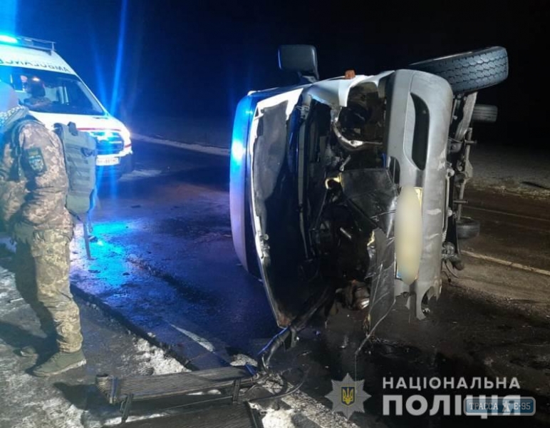 Рейсовый автобус разбился на трассе Одесса-Николаев