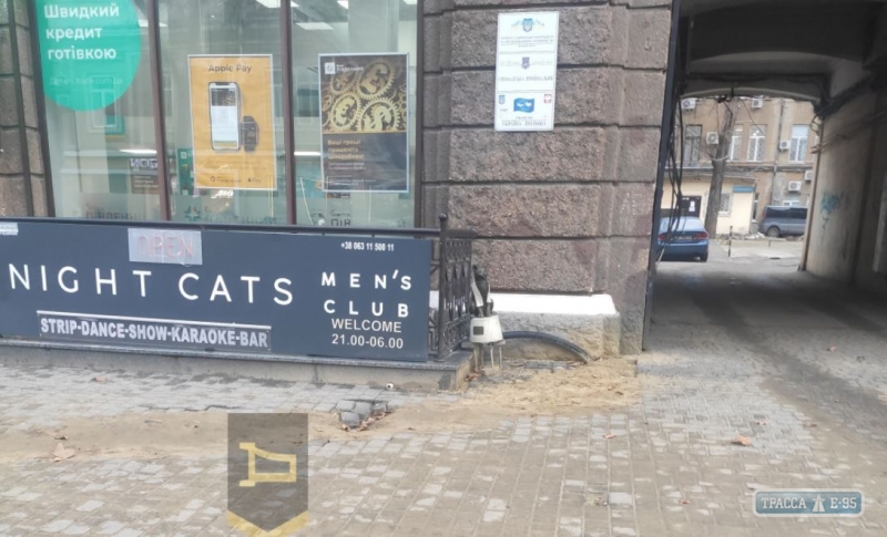 Скульптура кота-джентльмена пропала в Одессе