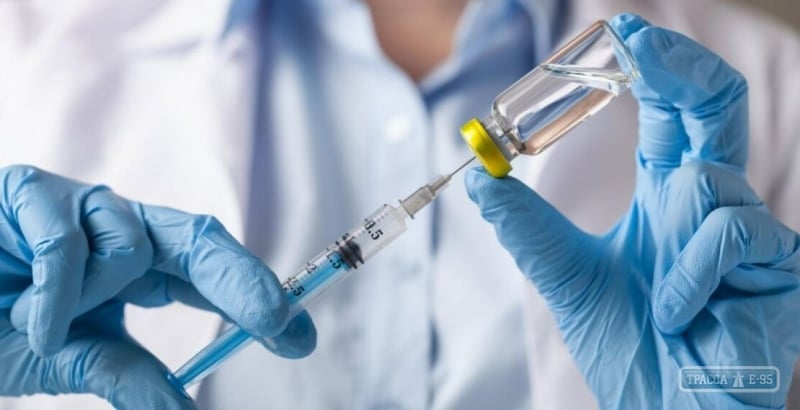 Каждый второй взрослый украинец получил полный курс вакцинации против COVID-19