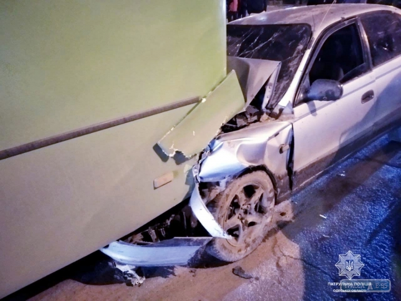 Пьяный водитель врезался в одесскую маршрутку