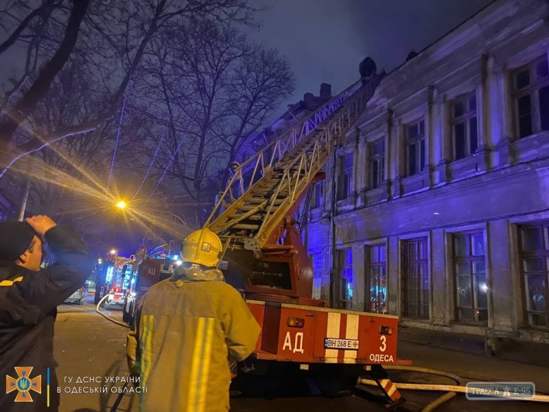 Учебное заведение горит в Одессе. Видео. ОБНОВЛЕНО