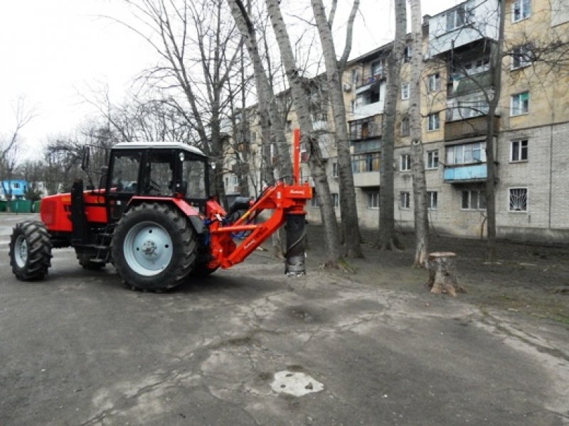 Одесские коммунальщики готовят город к весне (фото)