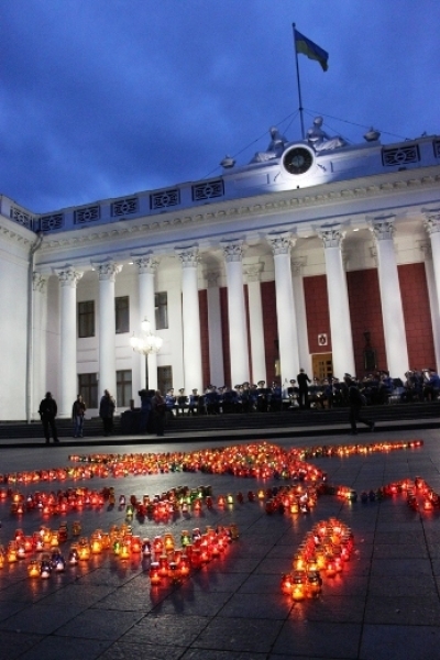 Одесситы подарили родному городу Звезду Памяти из тысячи свечей (фото) 