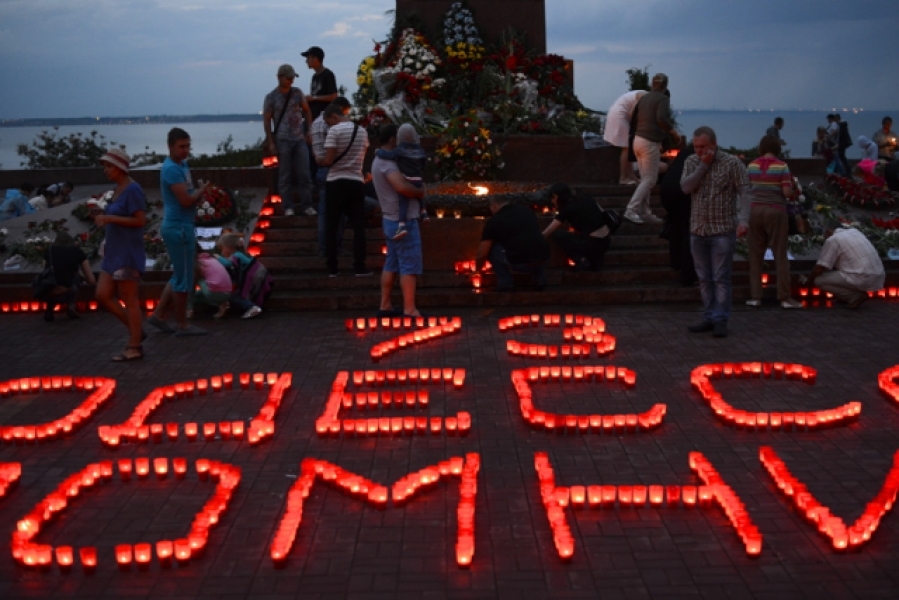 Одесситы зажгли свечи в память о погибших в Великой Отечественной войне (фото)