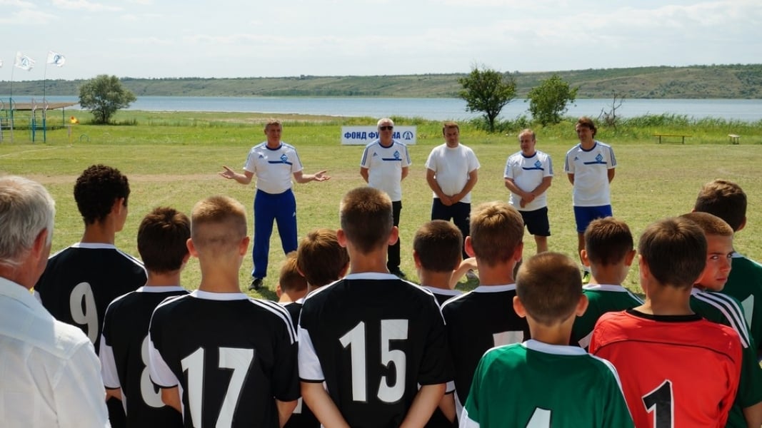 Фонд Фурсина провел в Одесской области детский спортивный праздник с участием звезд футбола (фото)