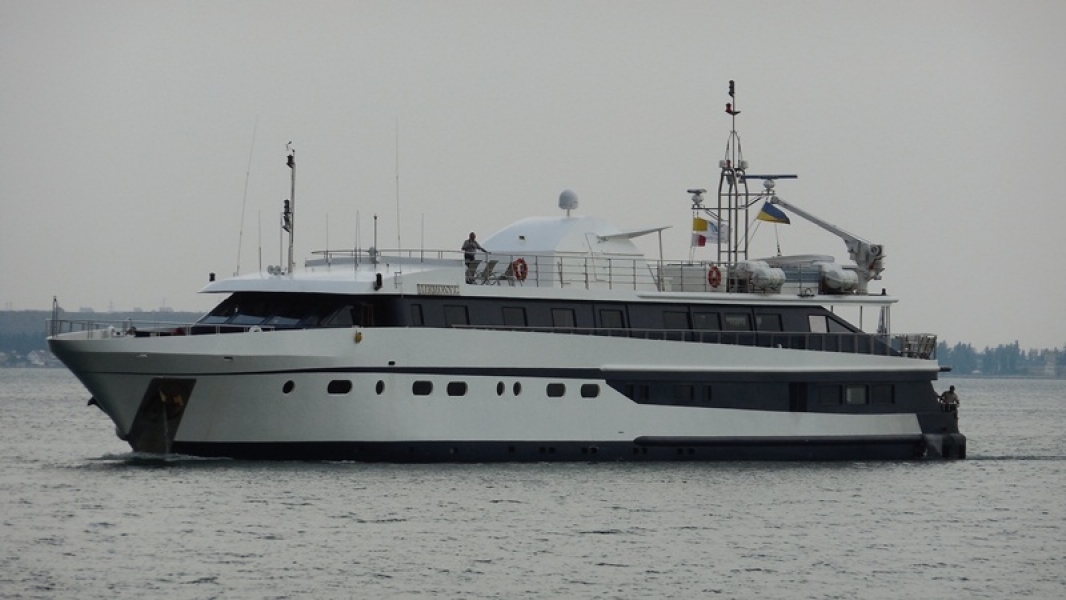 Круизная яхта с американскими туристами гостит в Одесском порту (фото)