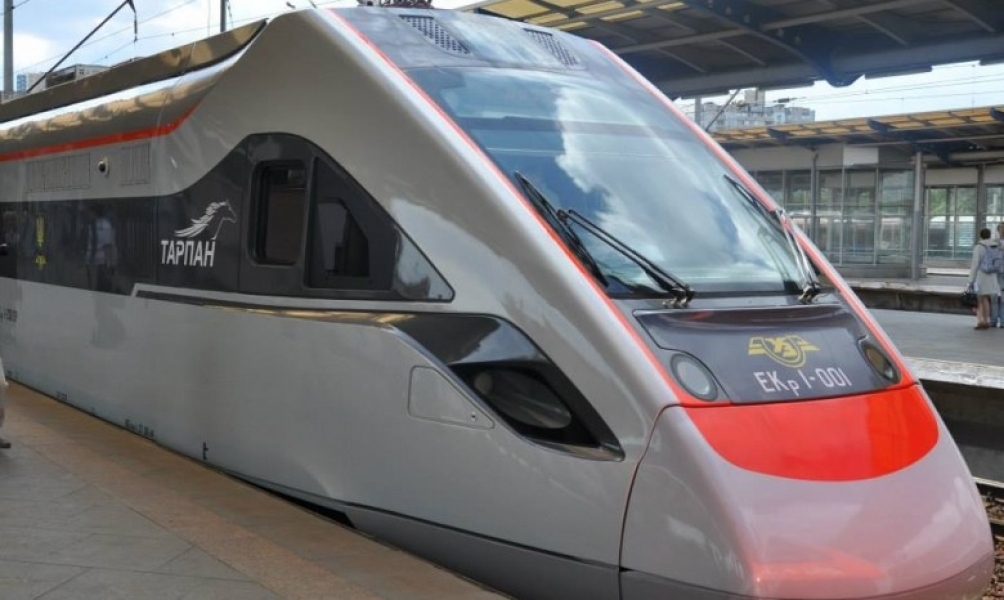 Новый скоростной поезд «Тарпан» Одесса – Киев сняли с рейса. Он оказался опасен для пассажиров