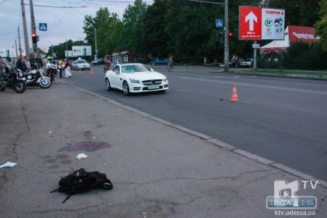 Фотка за рулем мерседеса