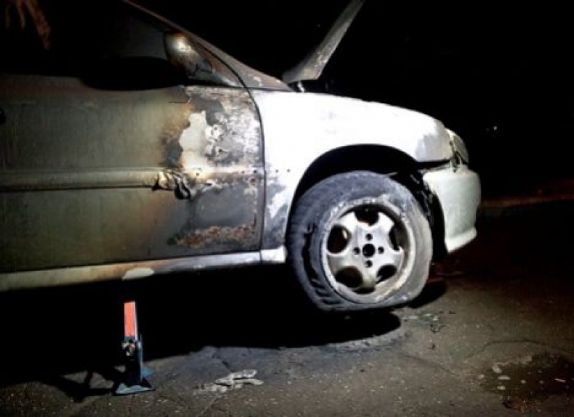 Неизвестный злоумышленник сжег автомобиль оппозиционерки в Одесской области
