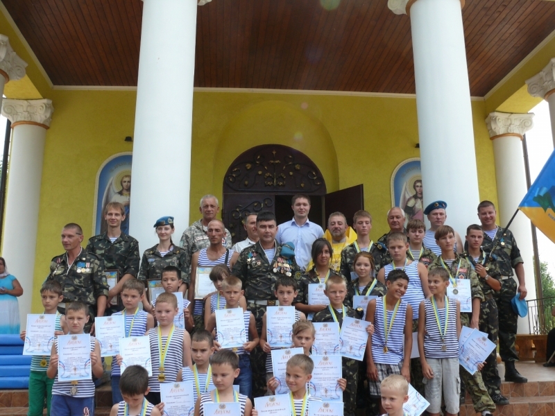 Детский военно-патриотический клуб на юге Одесщины торжественно отметил двухлетие (фото)