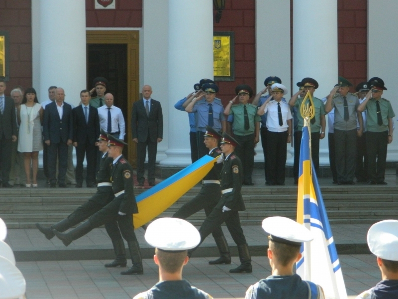 На Думской площади Одессы торжественно подняли флаг Украины (фото)