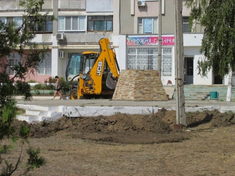 Власти Южного на День города откроют памятник Шевченко и доступное жилье (фото)