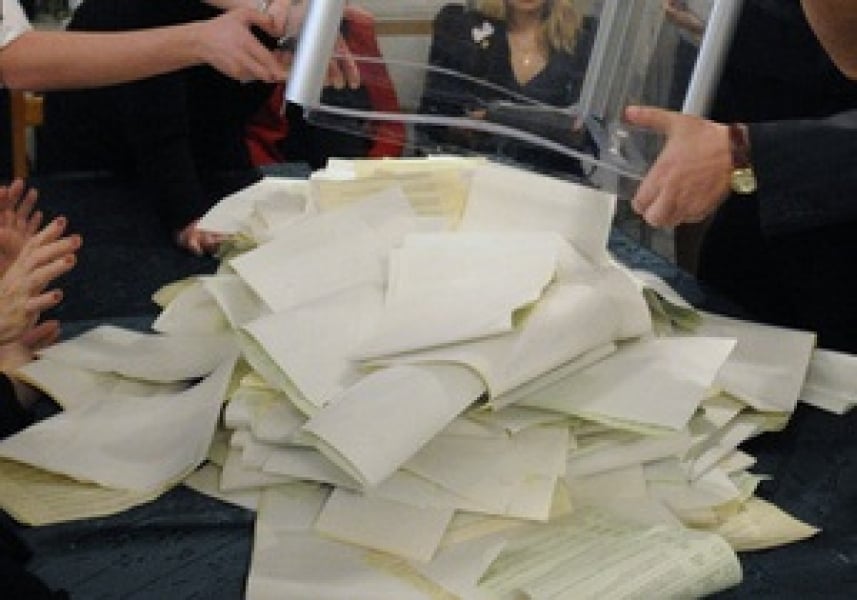 В окружной избирательной комиссии №138 в Ширяево завершают подсчет голосов (трансляция)