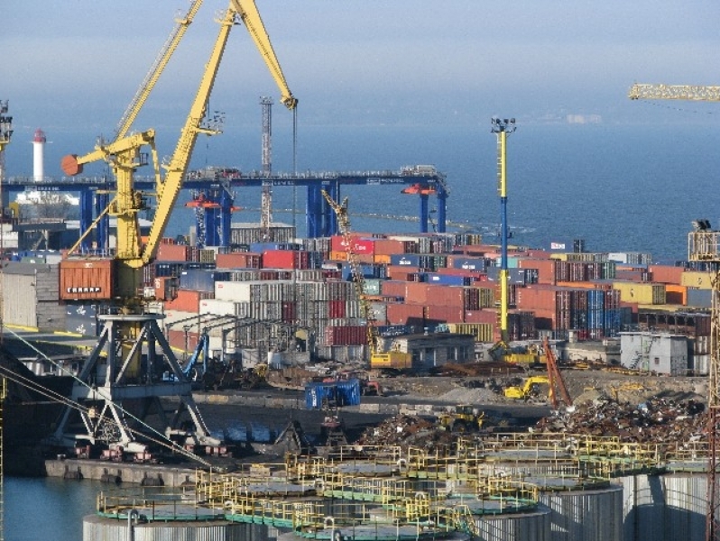 Одесский порт готовится принять корабли из Канады с гуманитарной помощью для АТО