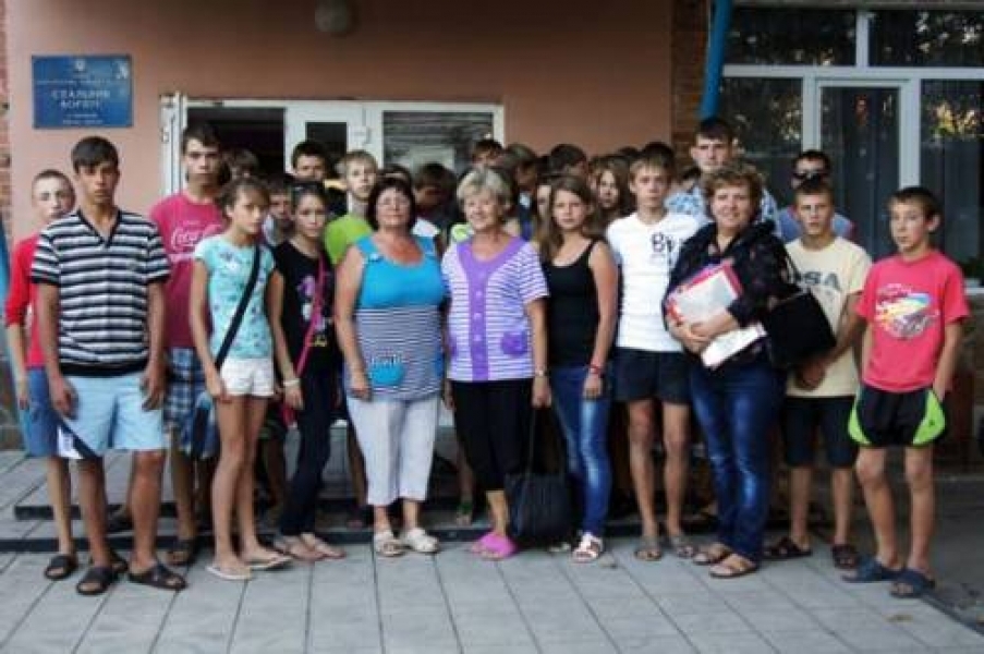Жители Ананьева пытаются помочь сиротам из Луганска остаться в Одесской области