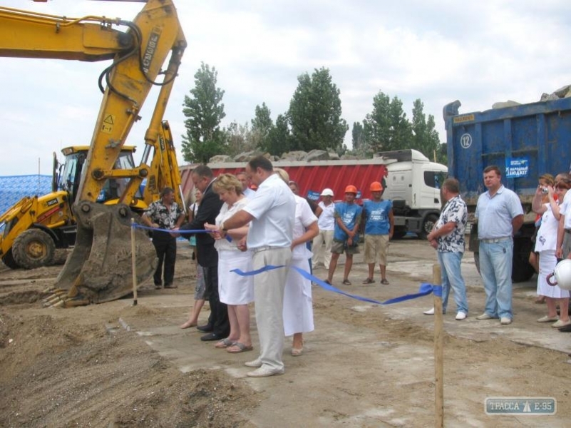 Чиновники, укрепив морской берег в Крыжановке за 10 млн. грн., помогли частному отелю, а не селу