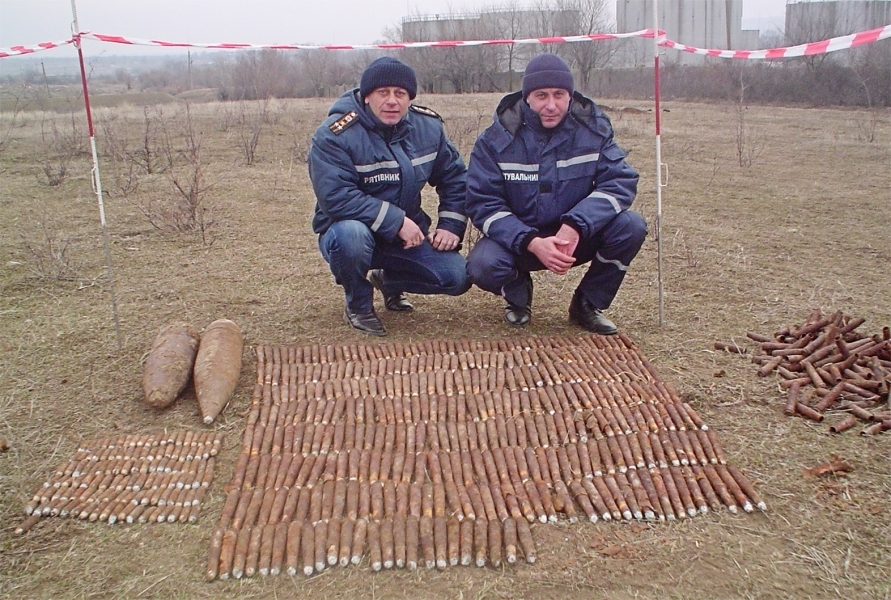 Спасатели обезвредили более полутысячи боеприпасов в Тарутинском районе (фото)