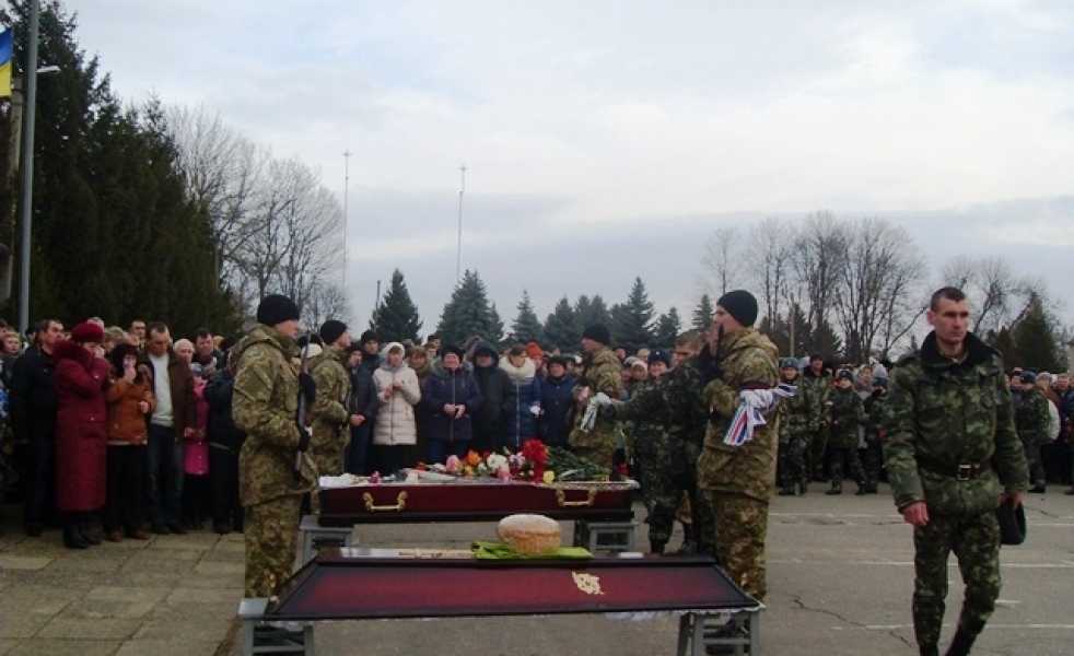 Жители Балтского района попрощалась с погибшим в зоне АТО земляком (фото)