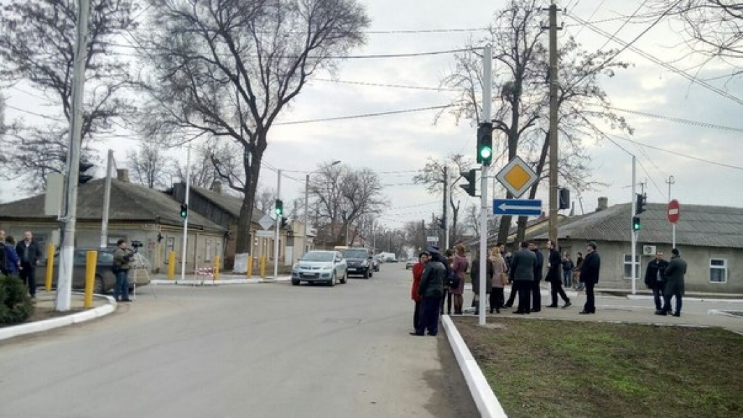 Новый светофорный узел появился на самом опасном перекрестке в Измаиле (фото)