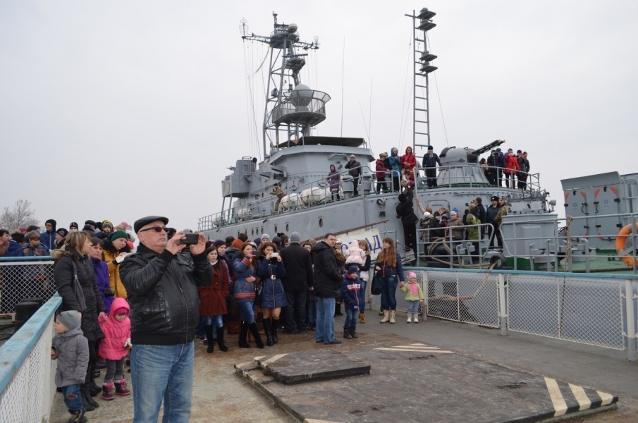Сотни измаильчан посетили десантный корабль ВМС 