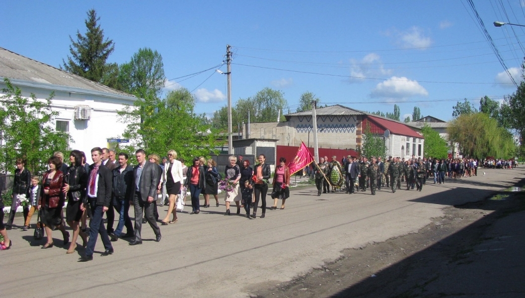 Ананьев отпраздновал День Победы торжественным маршем (фото)