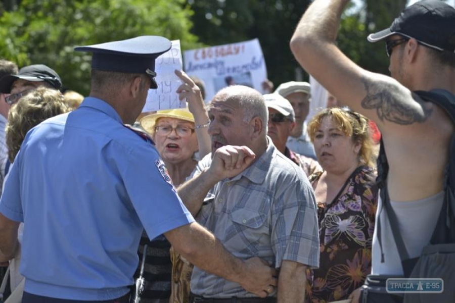 Пророссийские и проукраинские активисты снова ругались на Куликовом поле (фото, видео)