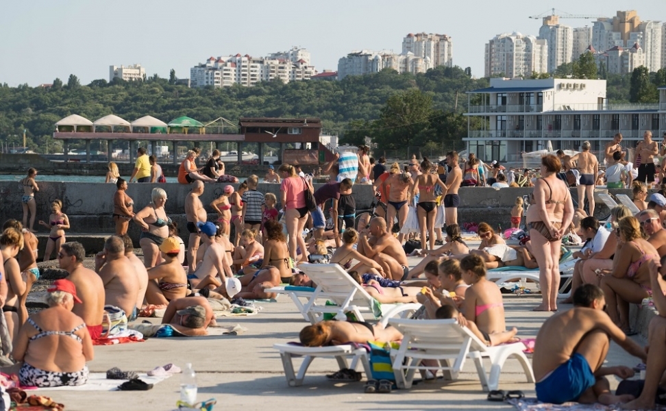 Одесские пляжи переполнены туристами (фото)