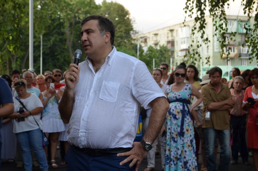 Жители Измаила встретили Саакашвили митингом и жалобами на трассу Одесса-Рени (фото)