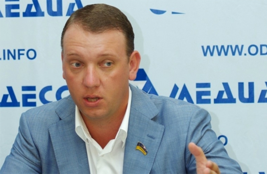 Отстраненный директор Ильичевского порта покинул страну - СМИ