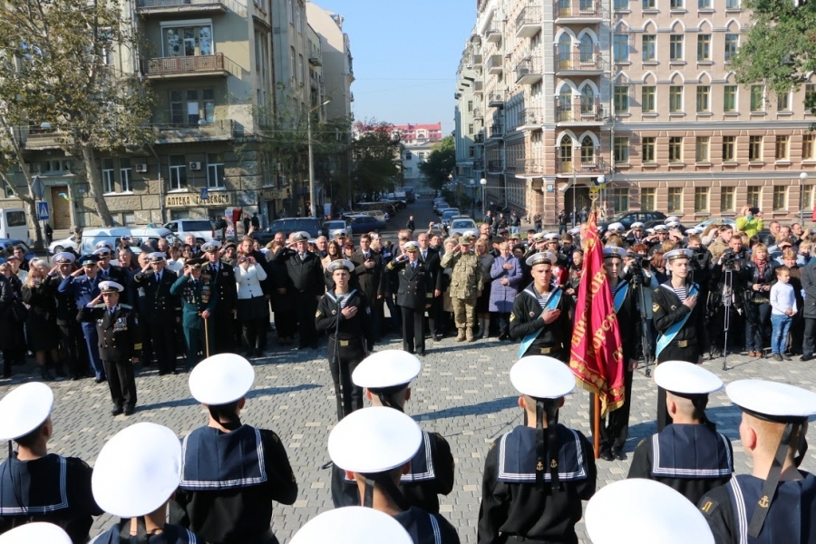 Одесситы возложили цветы на Аллее Славы и помолились о мире (фото)