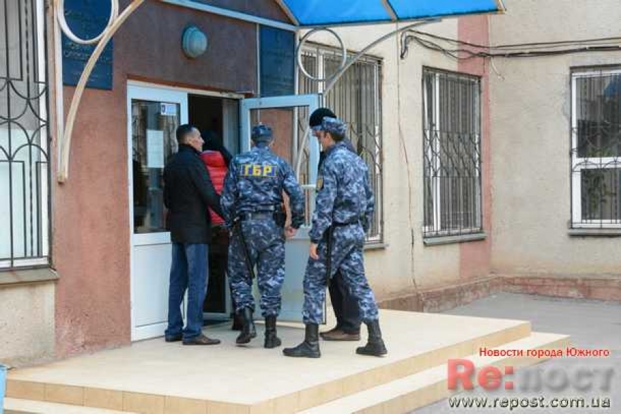 Обыск в Южненском горсовете проходил по заявлению кандидата в мэры