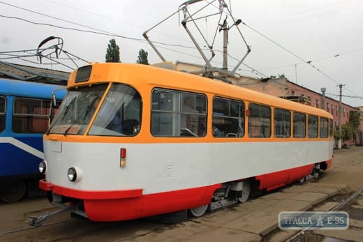 10 новых трамвайных вагонов в цветах флага Одессы вышли на улицы города