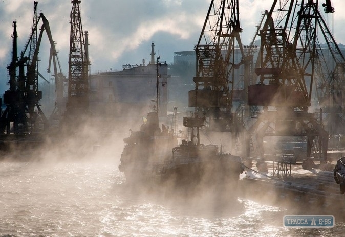 Жители Одессы наблюдают редкое природное явление: Черное море парит