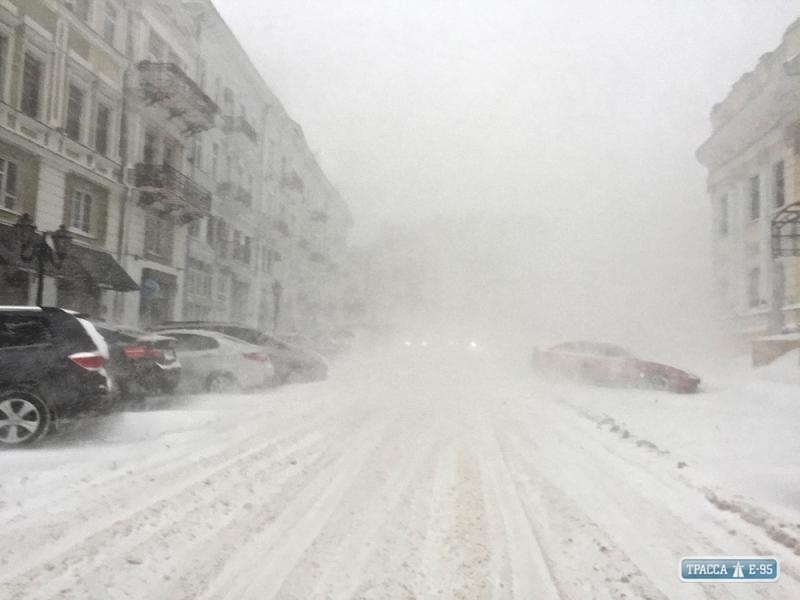 Синоптики объявили в Одессе на Рождество штормовое предупреждение