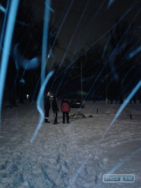 Одесситы нашли труп женщины в снегу