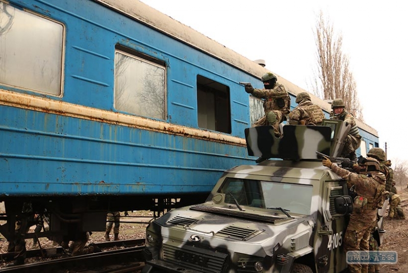 Нацгвардия в Одессе училась освобождать заложников из захваченного террористами поезда