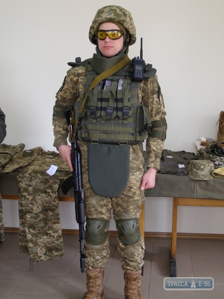 Белгород-Днестровская воинская часть наберет 100 контрактников и оденет их 